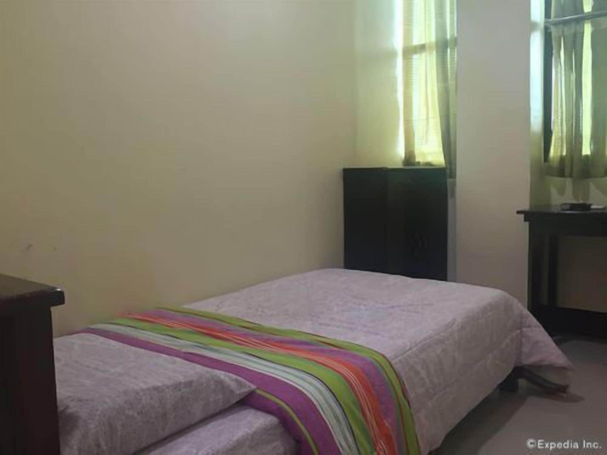 Honey Hunt House Hotell Cebu Exteriör bild