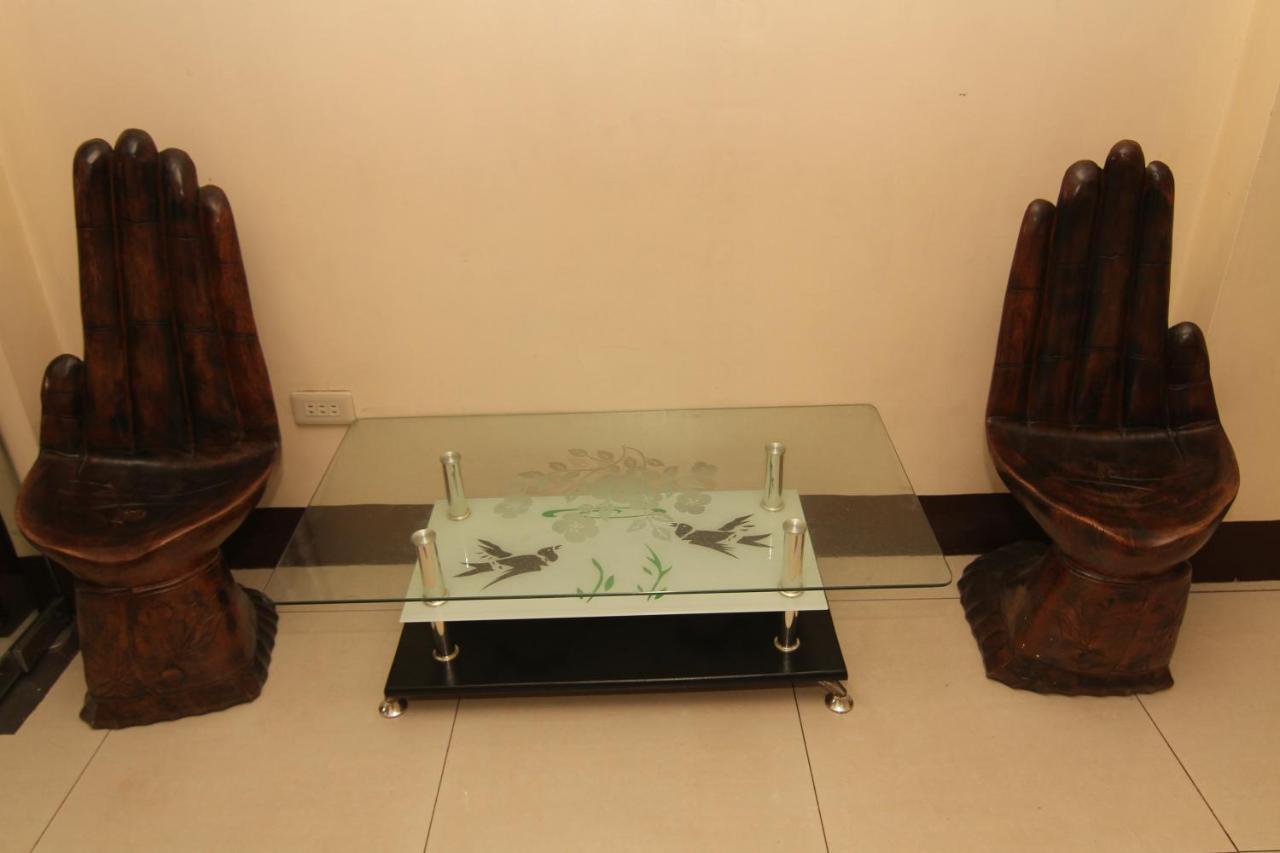 Honey Hunt House Hotell Cebu Exteriör bild