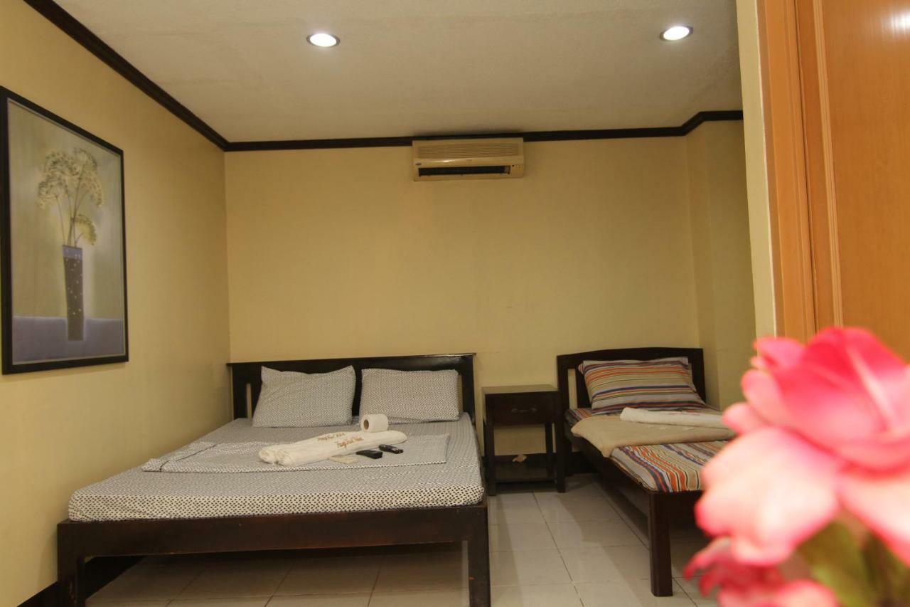 Honey Hunt House Hotell Cebu Exteriör bild
