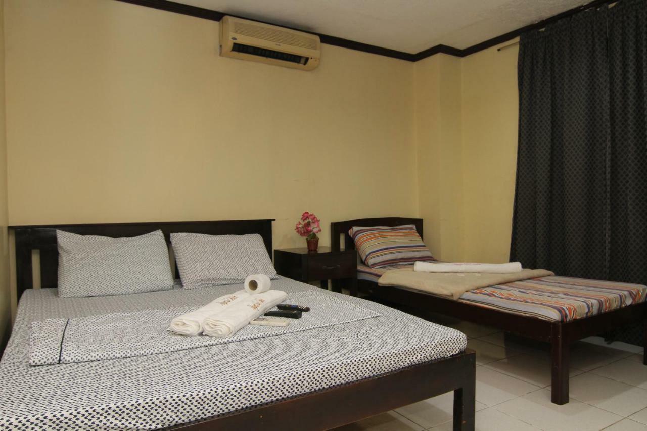 Honey Hunt House Hotell Cebu Exteriör bild
