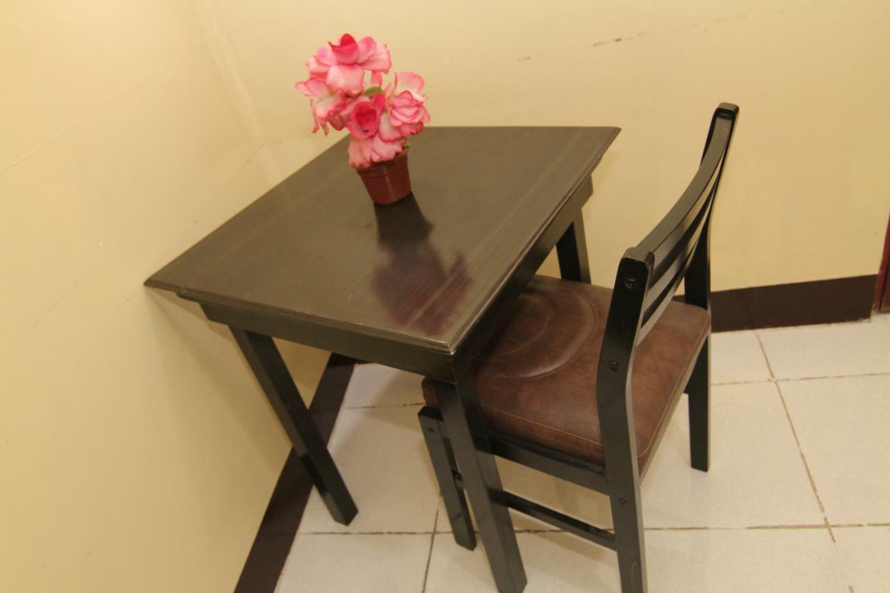 Honey Hunt House Hotell Cebu Exteriör bild